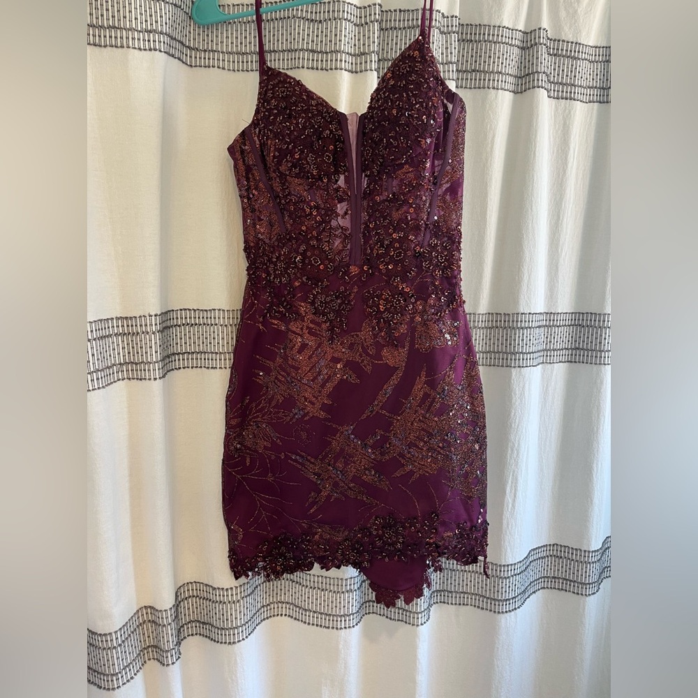 Wine colored sparkly mini dress size 0 :) - Picture 2 of 4